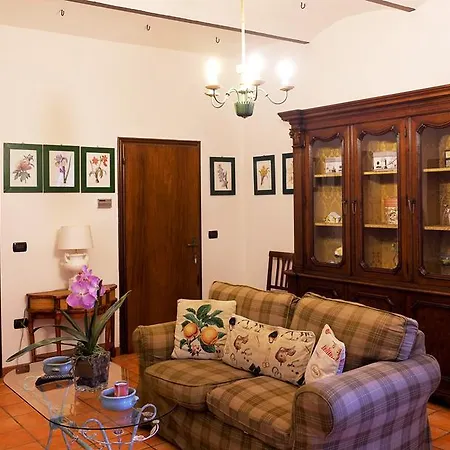 Casa di campagna Ll Riccio E La Volpe *